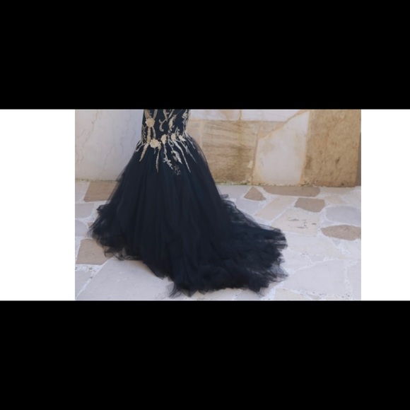 Dress - Picture 2 of 6